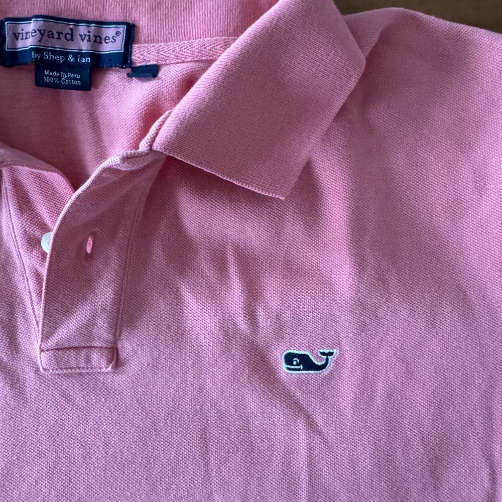 Men’s Vineyard Vines Salmon color Polo! Excellent Condition!